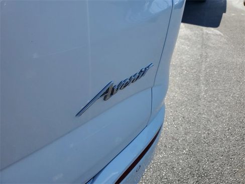 Used 2023 Buick Enclave Avenir w/ Avenir Technology Package image 8