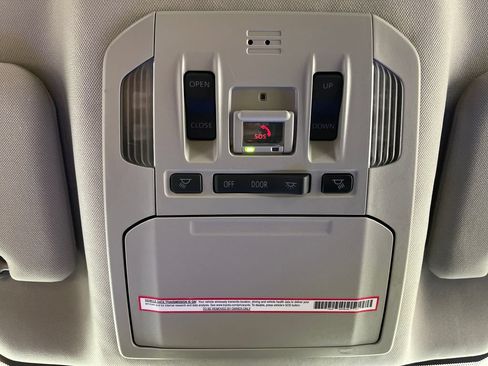 Used 2023 Toyota Highlander XLE FWD image 29