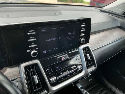Used 2021 Kia Sorento EX w/ Panoramic Sunroof Package FWD image 9