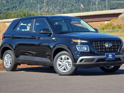 New 2025 Hyundai Venue SE
