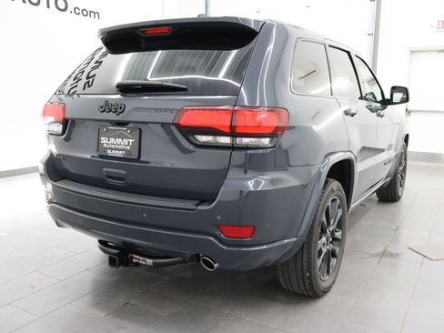 Used 2018 Jeep Grand Cherokee Altitude AWD/4WD image 5