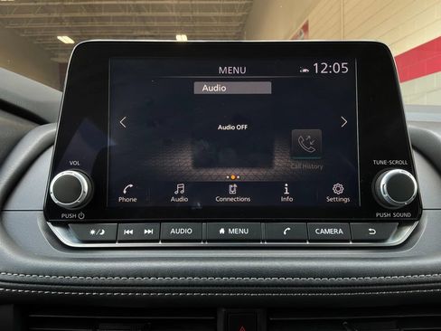 Used 2025 Nissan Rogue SV AWD/4WD image 29