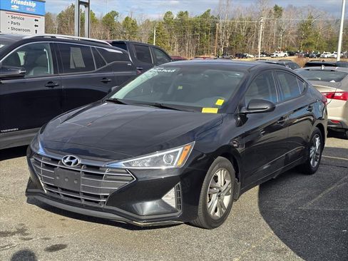 Used 2020 Hyundai Elantra SEL image 2