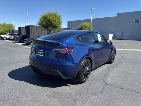Used 2023 Tesla Model Y Performance AWD/4WD image 5