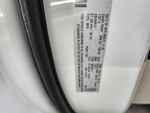 Used 2024 Chrysler Pacifica Touring-L image 60