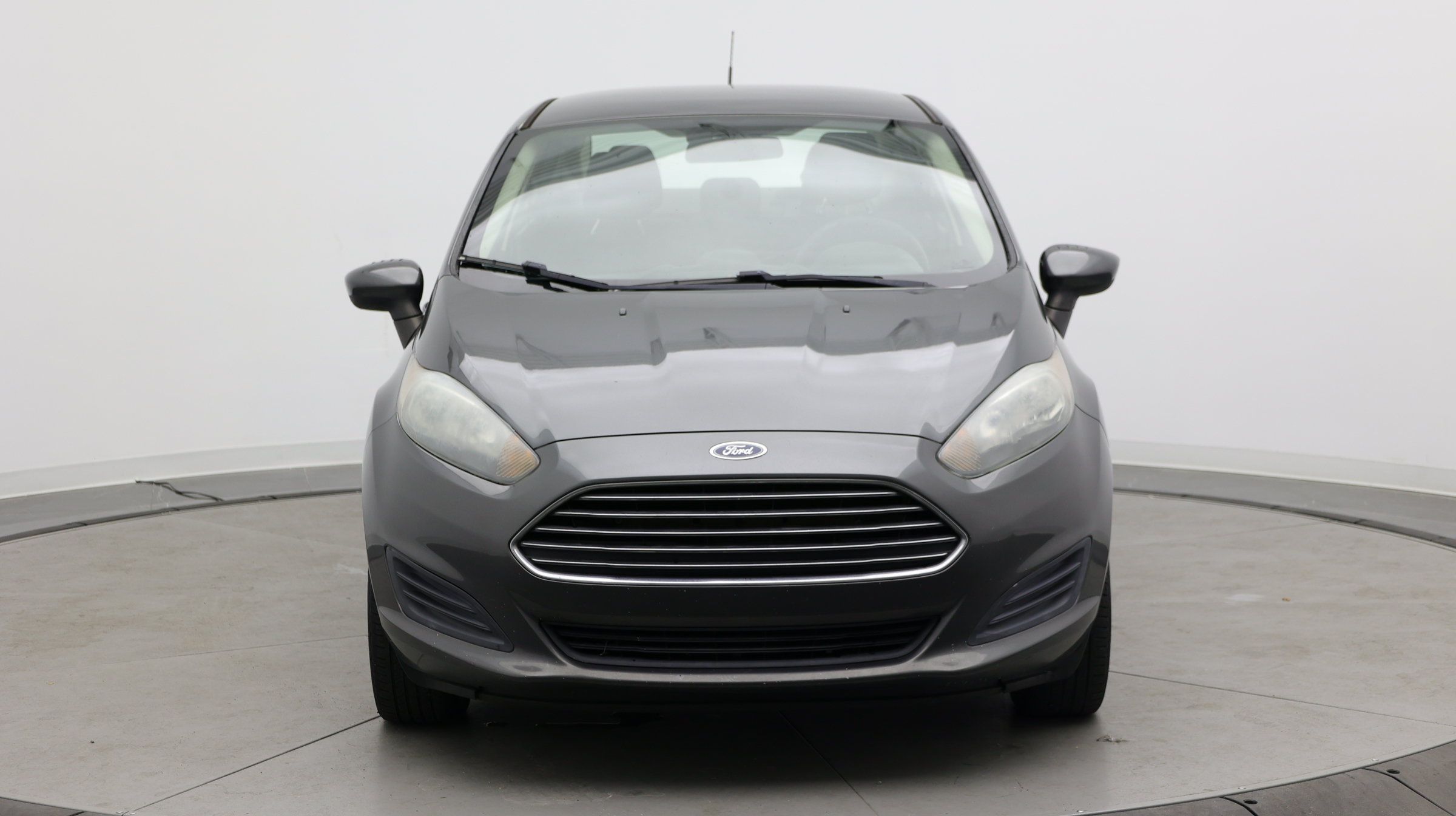 Used 2018 Ford Fiesta SE FWD image 2