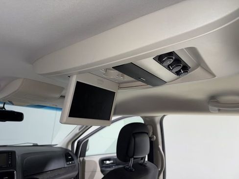 Used 2017 Dodge Grand Caravan SE w/ Power Window Group FWD image 4