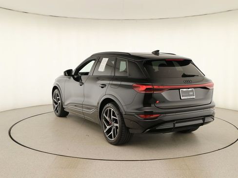Certified 2025 Audi SQ6 e-tron Premium Plus w/ Premium Plus AWD/4WD image 4