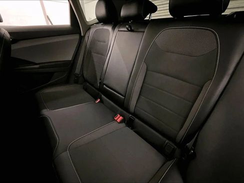 Used 2022 Volkswagen Taos SE image 25