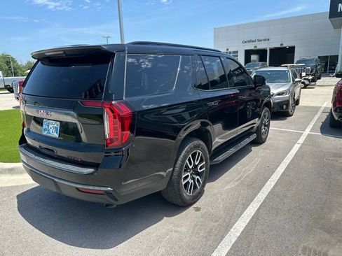 Used 2024 GMC Yukon AT4 w/ Technology Package AWD/4WD image 3