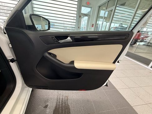 Used 2016 Volkswagen Jetta SEL Premium w/ Lighting Package image 36