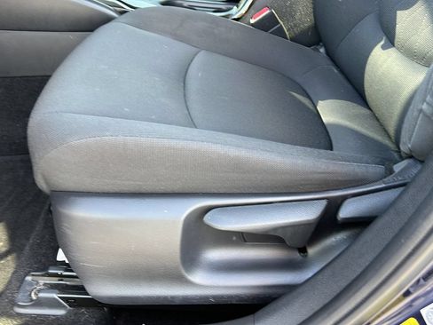 Used 2021 Toyota Corolla LE FWD image 15