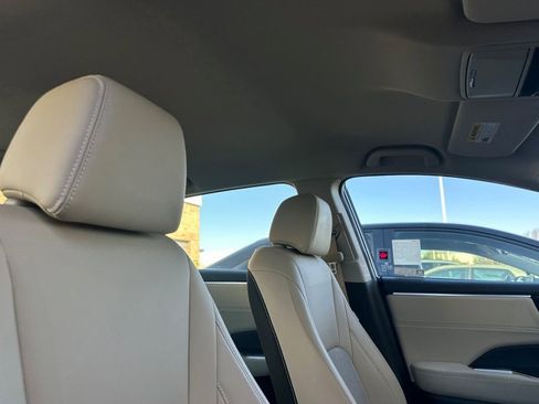 Certified 2021 Honda Clarity Plug-In Hybrid image 18