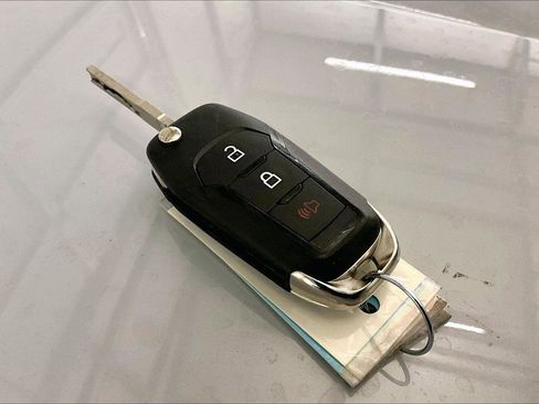 Certified 2025 Ford Maverick XL w/ Equipment Group 102A image 9