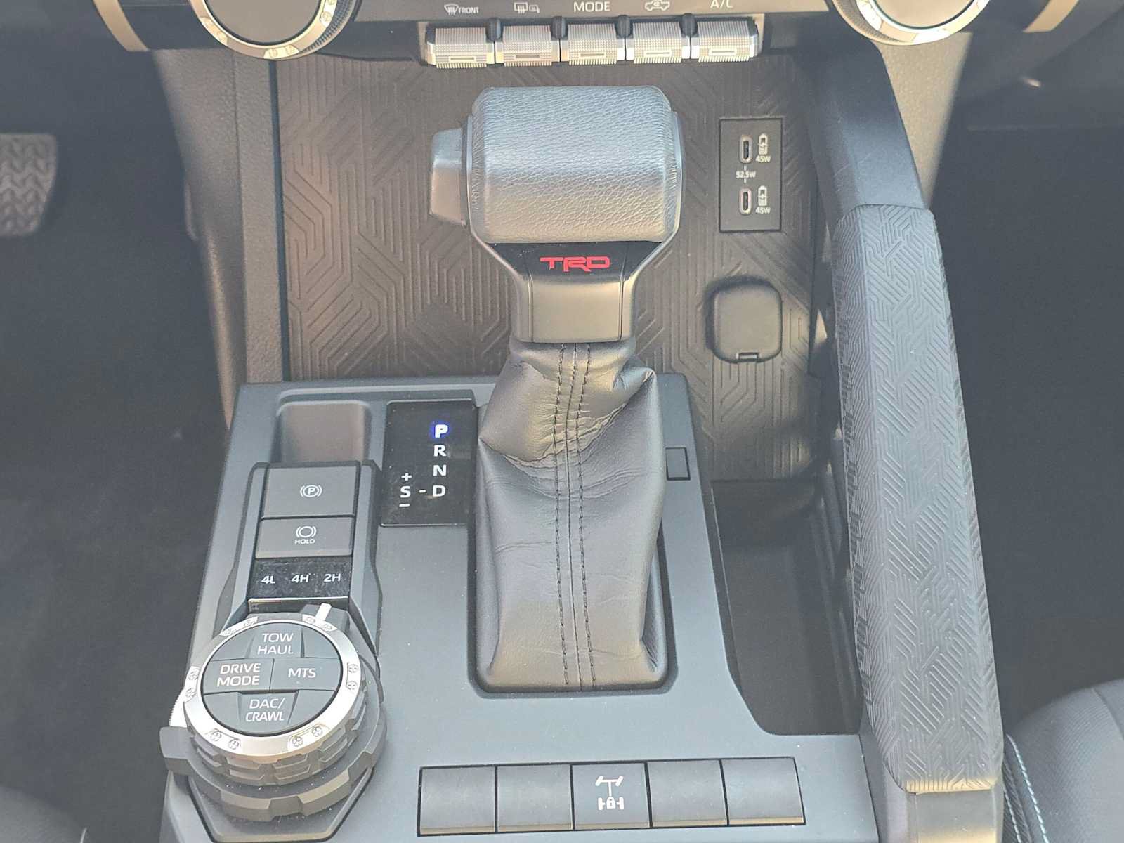 Certified 2025 Toyota Tacoma TRD Off-Road AWD/4WD image 31