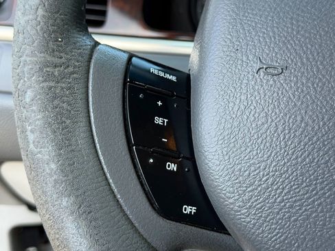 Used 2007 Lincoln Town Car Signature image 22