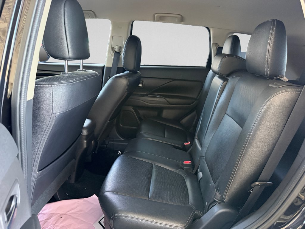 Used 2016 Mitsubishi Outlander SEL FWD image 26