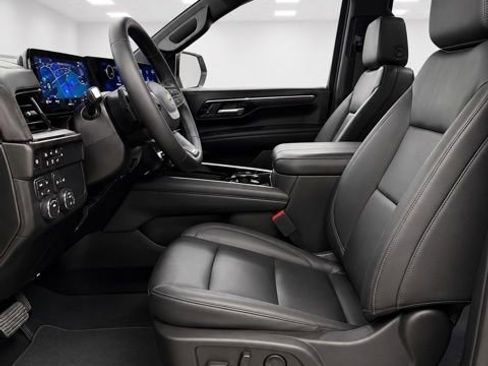 Used 2026 Chevrolet Suburban Z71 w/ Comfort Package AWD/4WD image 13