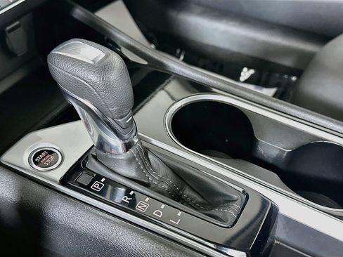 Used 2024 Nissan Altima 2.5 SV FWD image 16