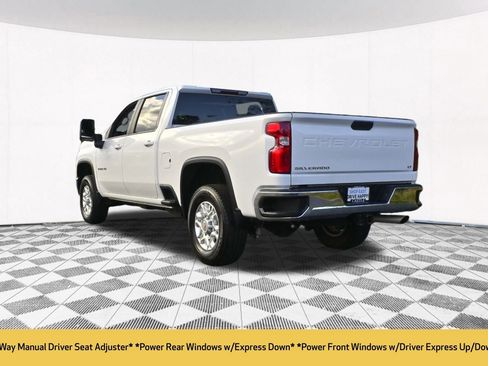 Used 2024 Chevrolet Silverado 2500 LT image 12