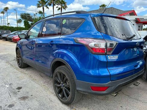 Used 2017 Ford Escape SE w/ SE Sport Appearance Package FWD image 8