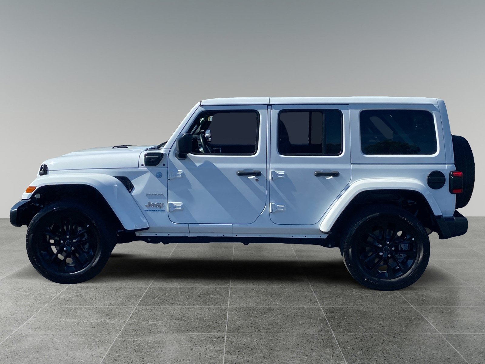 Used 2024 Jeep Wrangler Unlimited Sahara AWD/4WD image 2