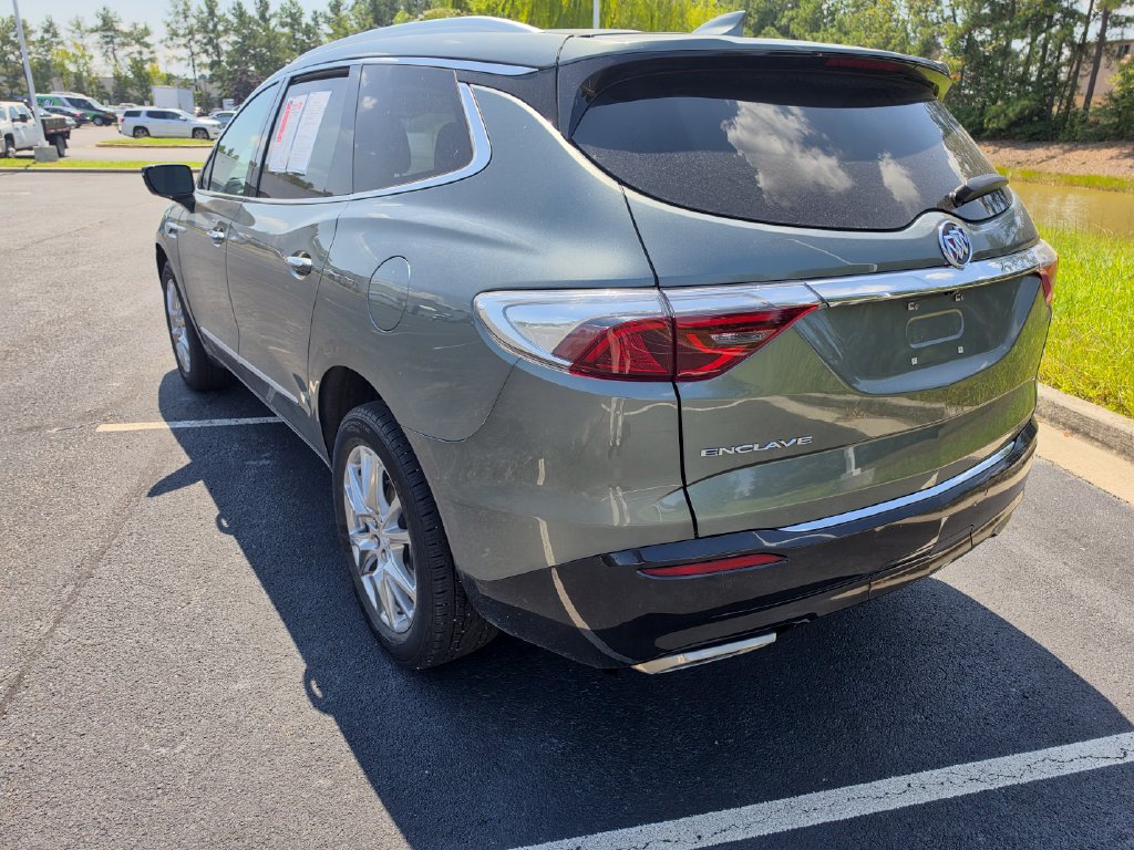 Used 2023 Buick Enclave Essence w/ Experience Buick Package FWD image 8