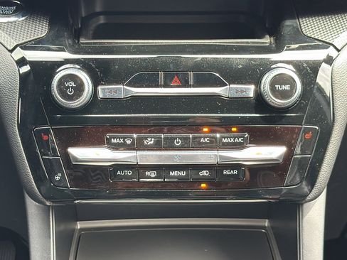 Used 2023 Ford Explorer ST AWD/4WD image 19