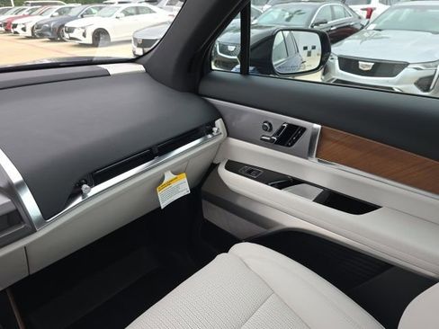 New 2026 Cadillac Vistiq Sport w/ LPO, Floor Liner Package image 21