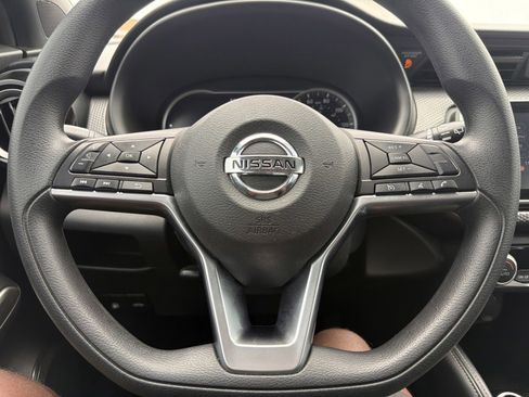 Used 2019 Nissan Kicks SV FWD image 24