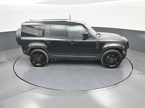 Used 2023 Land Rover Defender 110 SE AWD/4WD image 35