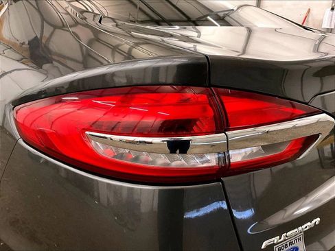 Used 2019 Ford Fusion SE AWD/4WD image 28