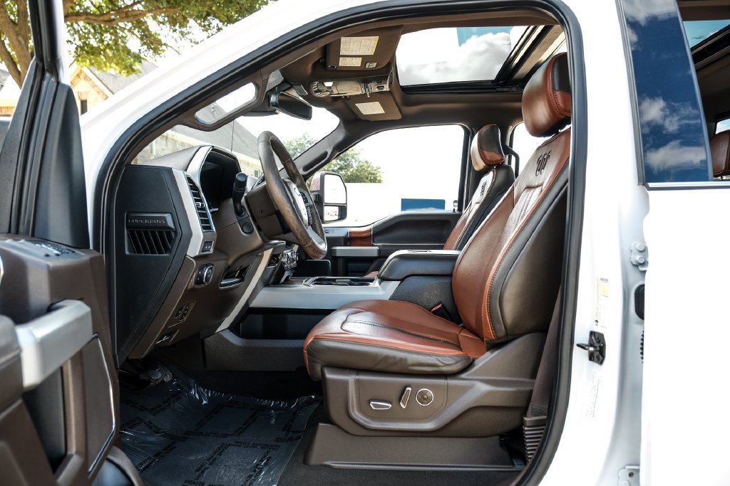 Used 2019 Ford F250 King Ranch w/ King Ranch Ultimate Package AWD/4WD image 3