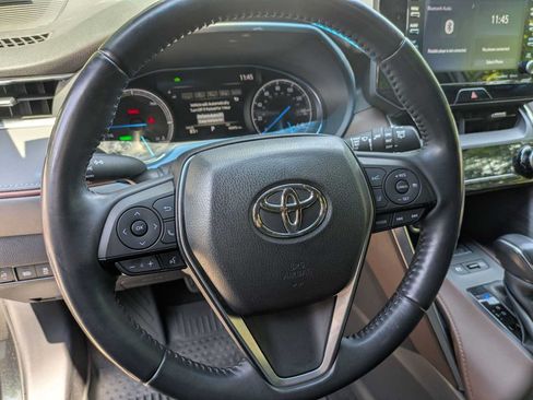 Used 2021 Toyota Venza XLE w/ Softex Package AWD/4WD image 9