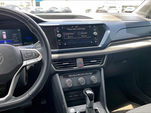 Used 2022 Volkswagen Taos SE w/ IQ.Drive SE Package FWD image 6
