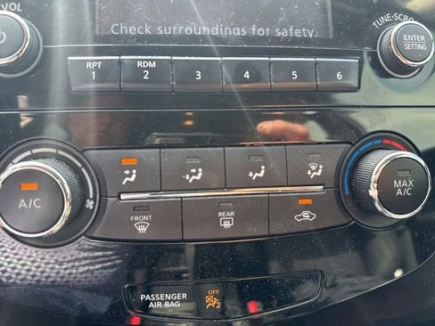 Used 2017 Nissan Rogue S AWD/4WD image 32