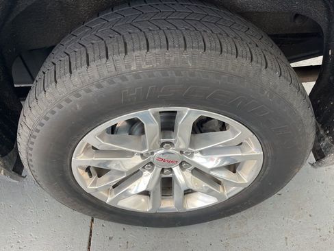 Used 2019 GMC Sierra 1500 SLT w/ SLT Premium Plus Package AWD/4WD image 11