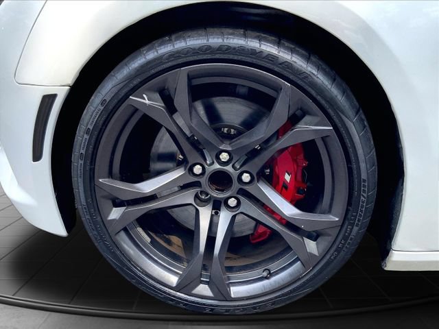 Used 2018 Chevrolet Camaro SS RWD image 14