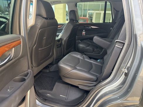 Used 2019 Cadillac Escalade Premium Luxury image 27