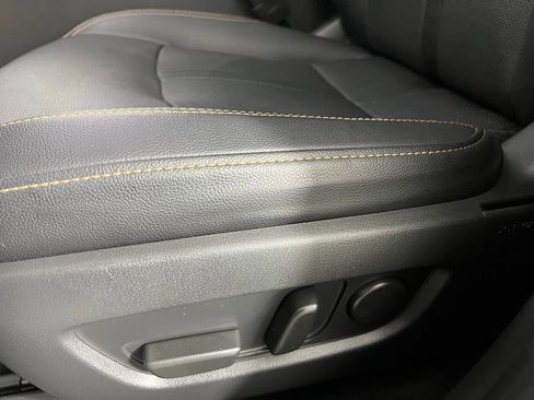 Used 2025 MAZDA CX-70 Plug-In Hybrid w/ Premium Pkg image 24