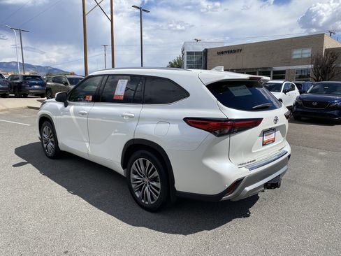 Used 2021 Toyota Highlander Platinum AWD/4WD image 55