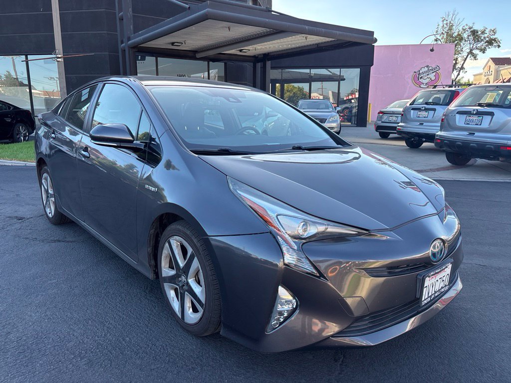 Used 2016 Toyota Prius Three Touring FWD image 2