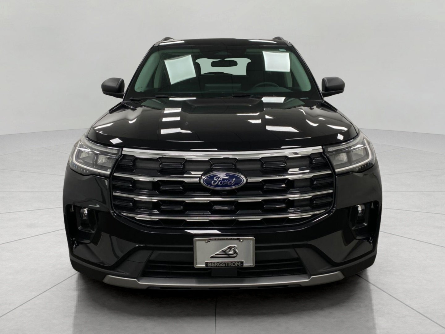 Used 2025 Ford Explorer Active w/ Active Comfort Package AWD/4WD image 11