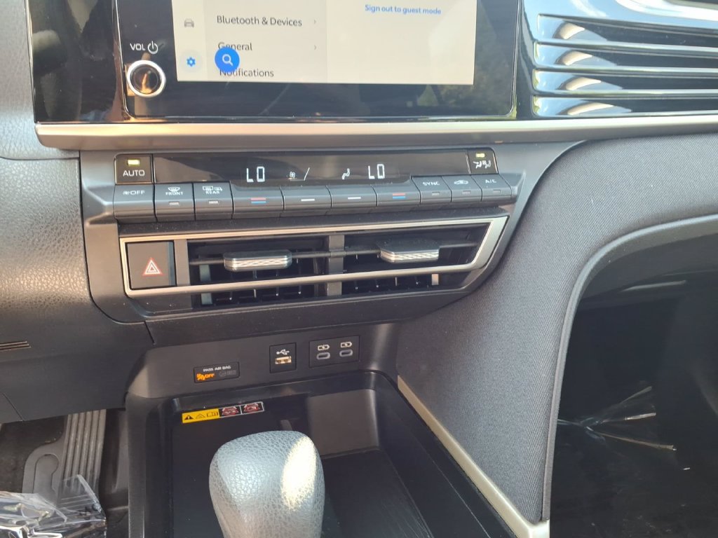 Used 2025 Toyota Camry LE FWD image 13