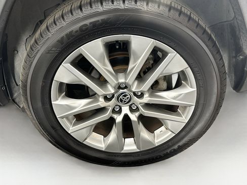 Used 2020 Toyota RAV4 Limited AWD/4WD image 11