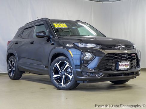 Used 2023 Chevrolet TrailBlazer RS w/ Sun and Liftgate Package FWD image 2