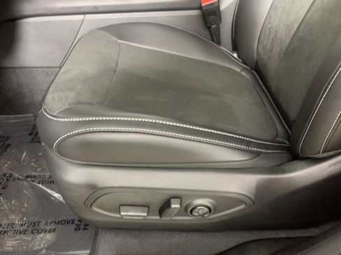 New 2025 Jeep Grand Cherokee L Altitude image 12