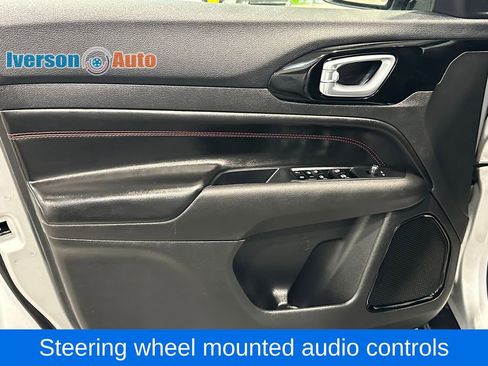 Used 2026 Jeep Compass Trailhawk AWD/4WD image 14