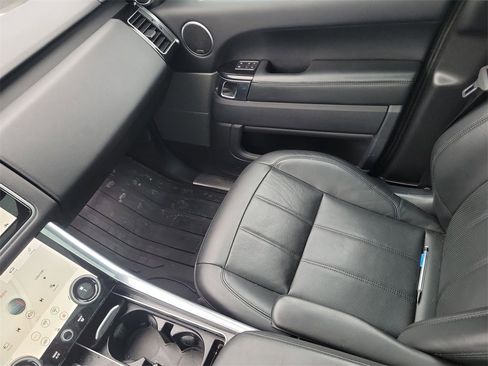 Used 2018 Land Rover Range Rover Sport HSE image 23