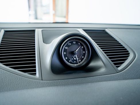 Used 2023 Porsche Macan image 44